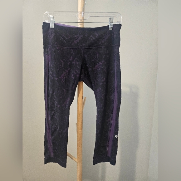 Lululemon Yeah Yoga Leggings, Size 8 - Picture 7 of 9